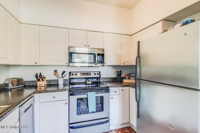 410 Old Spanish Trail, B, Waveland, MS 39576