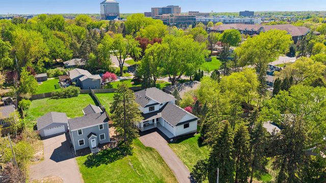 5319 Glenwood Avenue, Golden Valley, MN 55422