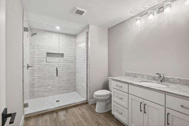 5319 Glenwood Avenue, Golden Valley, MN 55422