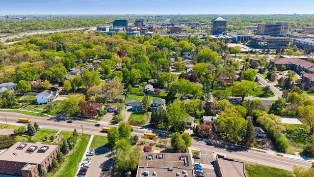 5319 Glenwood Avenue, Golden Valley, MN 55422