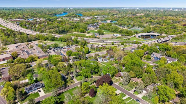 5319 Glenwood Avenue, Golden Valley, MN 55422