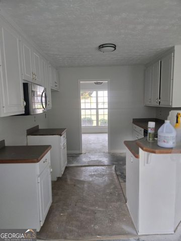 1090 Chapel Hill Drive SE, Lawrenceville, GA 30045