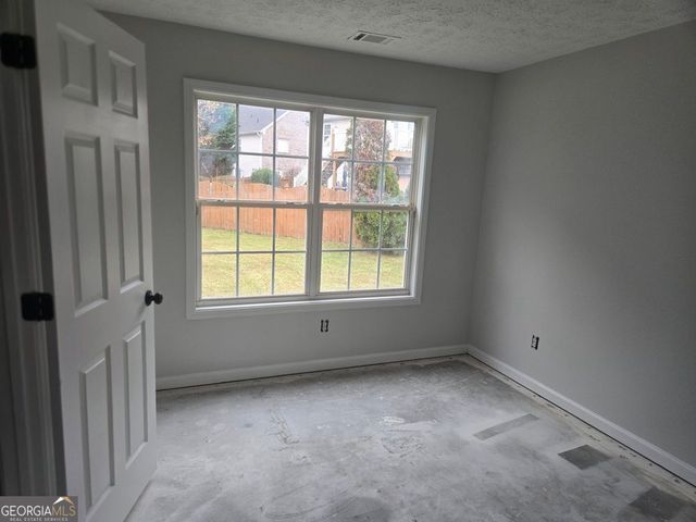 1090 Chapel Hill Drive SE, Lawrenceville, GA 30045