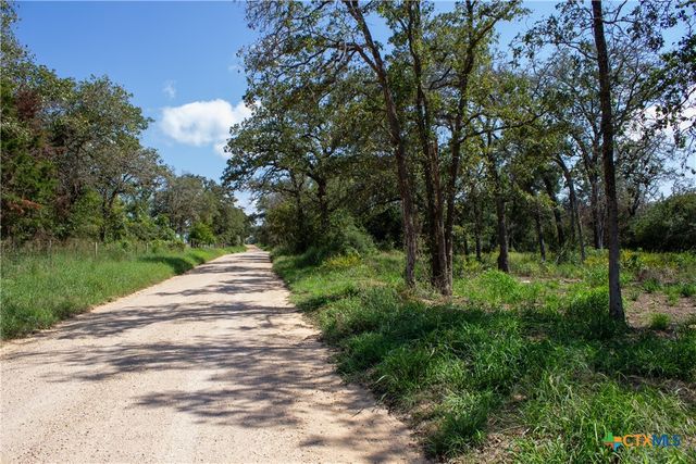394 Turkey Hollow Road, Luling, TX 78648