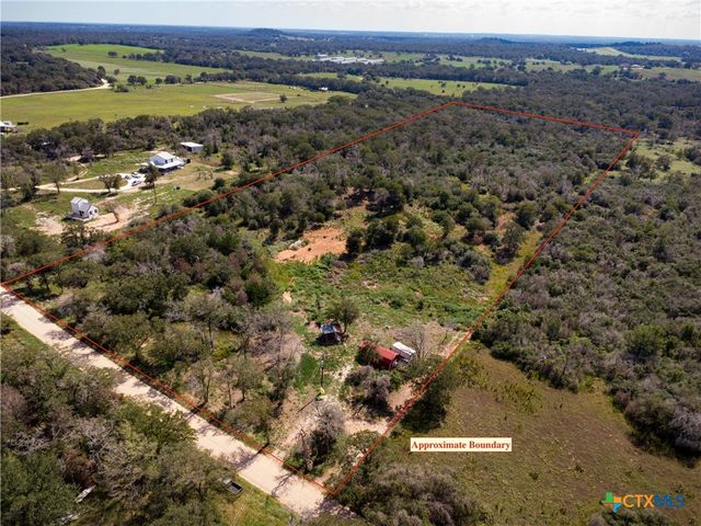 394 Turkey Hollow Road, Luling, TX 78648