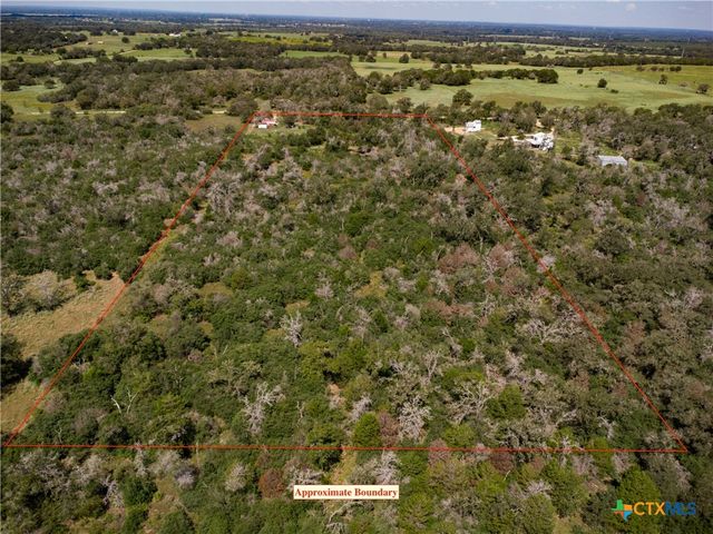 394 Turkey Hollow Road, Luling, TX 78648