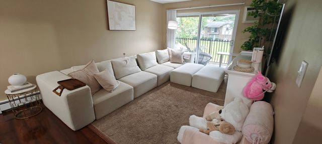9s025 Lake Drive 10-206, Willowbrook, IL 60527