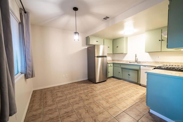 909 Martin Dr A, Escondido, CA 92026