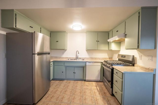 909 Martin Dr A, Escondido, CA 92026