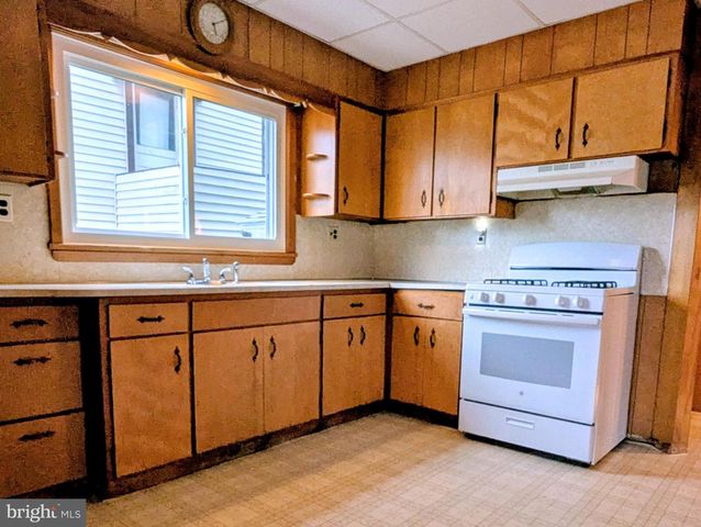 616 E 5TH ST, Bellwood, PA 16617