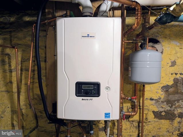 616 E 5TH ST, Bellwood, PA 16617