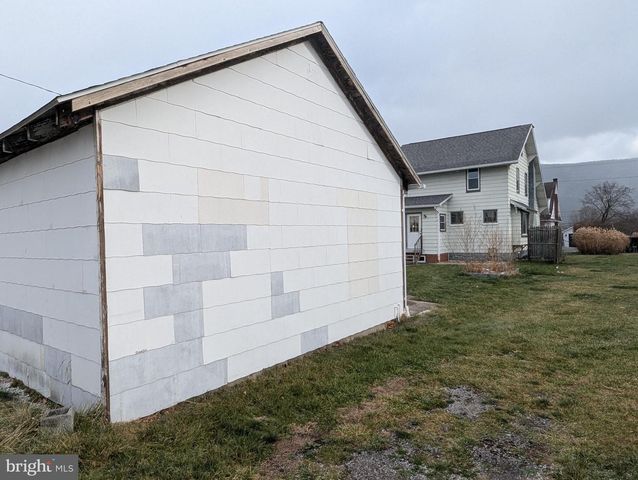 616 E 5TH ST, Bellwood, PA 16617