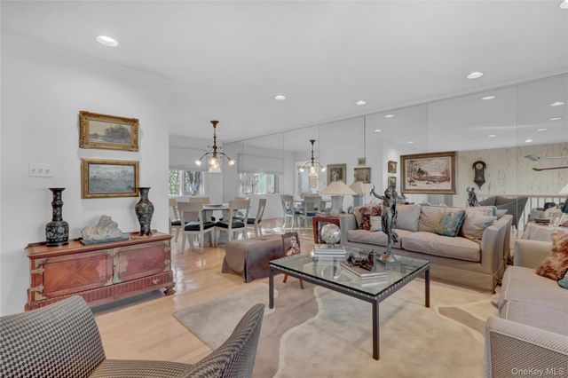 2988 Bond Drive, Merrick, NY 11566