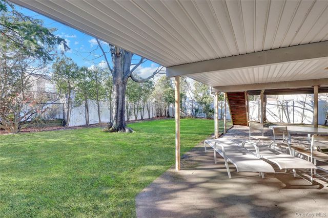 2988 Bond Drive, Merrick, NY 11566