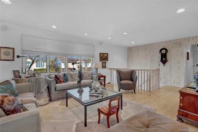 2988 Bond Drive, Merrick, NY 11566