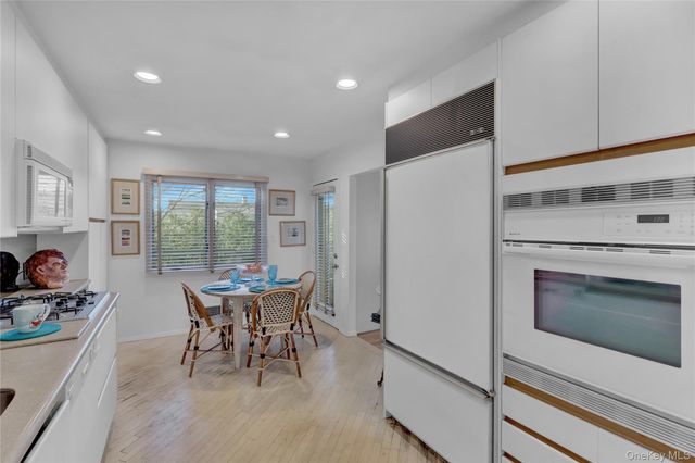 2988 Bond Drive, Merrick, NY 11566