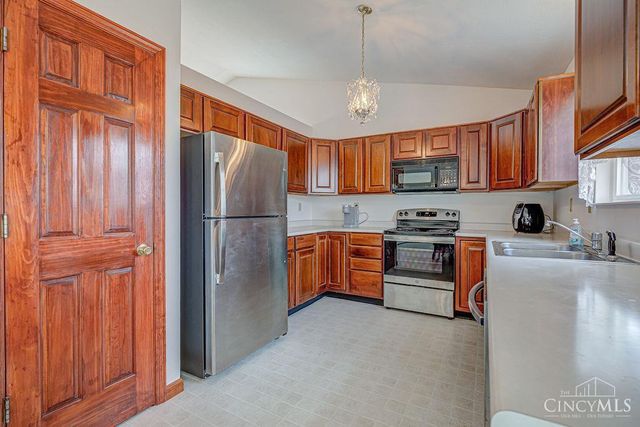 831 Greenwood Lane, Trenton, OH 45067