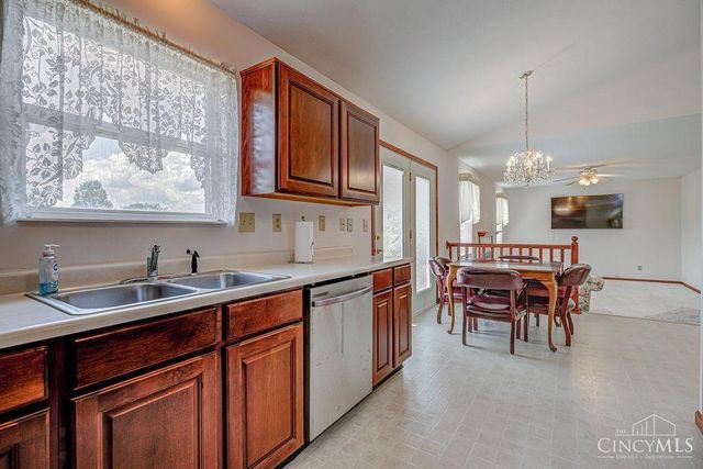 831 Greenwood Lane, Trenton, OH 45067