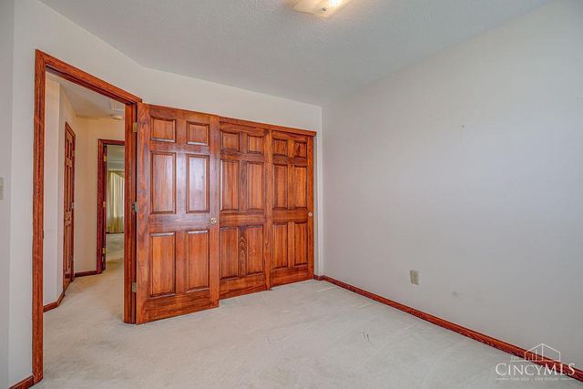 831 Greenwood Lane, Trenton, OH 45067