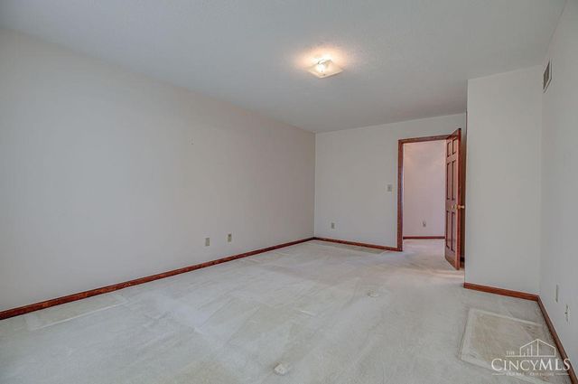 831 Greenwood Lane, Trenton, OH 45067