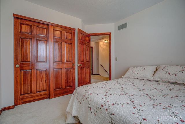 831 Greenwood Lane, Trenton, OH 45067