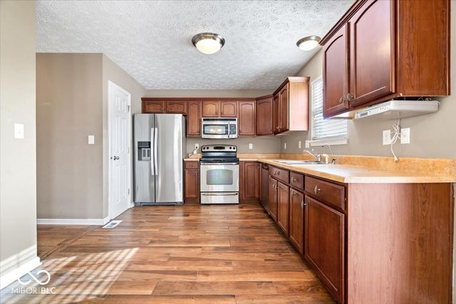 5865 Belvista Drive, Plainfield, IN 46168