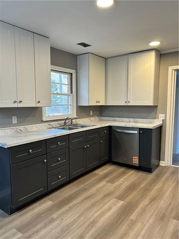 53 Pool Circle, Auburn, GA 30011