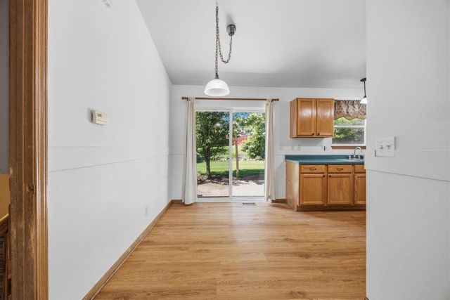 873 Oak Ridge Lane, Genoa City, WI 53128