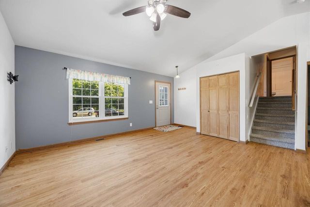 873 Oak Ridge Lane, Genoa City, WI 53128