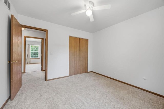 873 Oak Ridge Lane, Genoa City, WI 53128