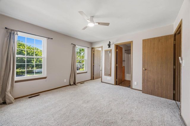 873 Oak Ridge Lane, Genoa City, WI 53128