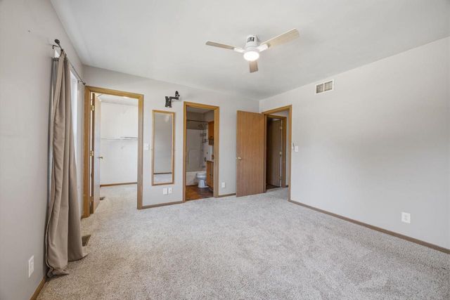 873 Oak Ridge Lane, Genoa City, WI 53128