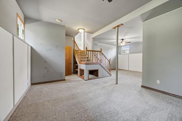 873 Oak Ridge Lane, Genoa City, WI 53128