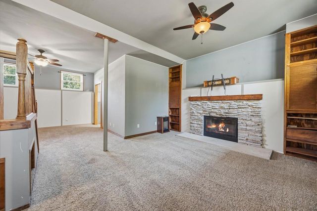 873 Oak Ridge Lane, Genoa City, WI 53128