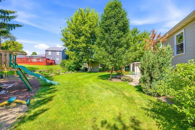 873 Oak Ridge Lane, Genoa City, WI 53128