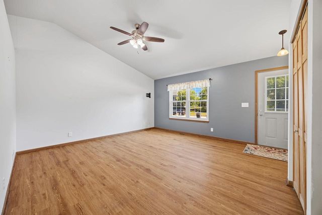 873 Oak Ridge Lane, Genoa City, WI 53128