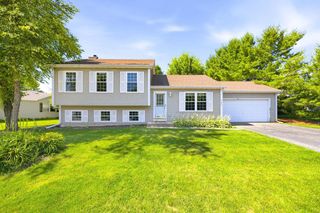 873 Oak Ridge Lane, Genoa City, WI 53128