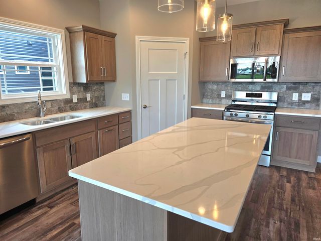 5502 Rio Azul Cove, Fort Wayne, IN 46818