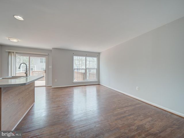 8241 HUMPHREY LN, Manassas, VA 20109