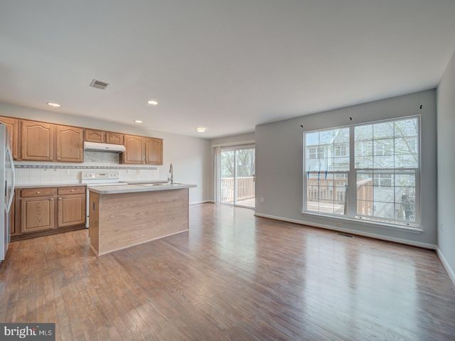 8241 HUMPHREY LN, Manassas, VA 20109