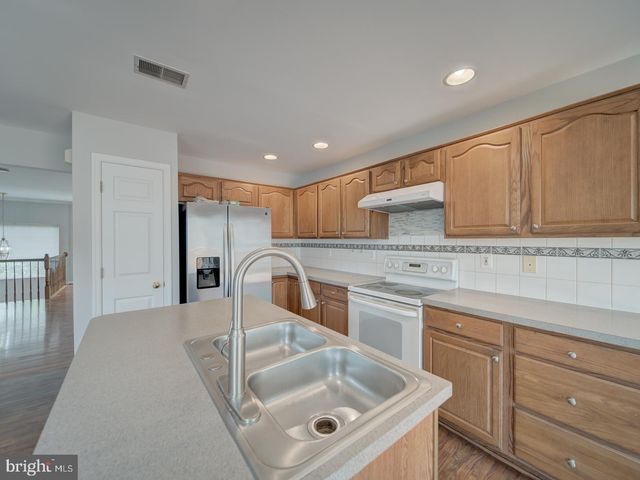 8241 HUMPHREY LN, Manassas, VA 20109