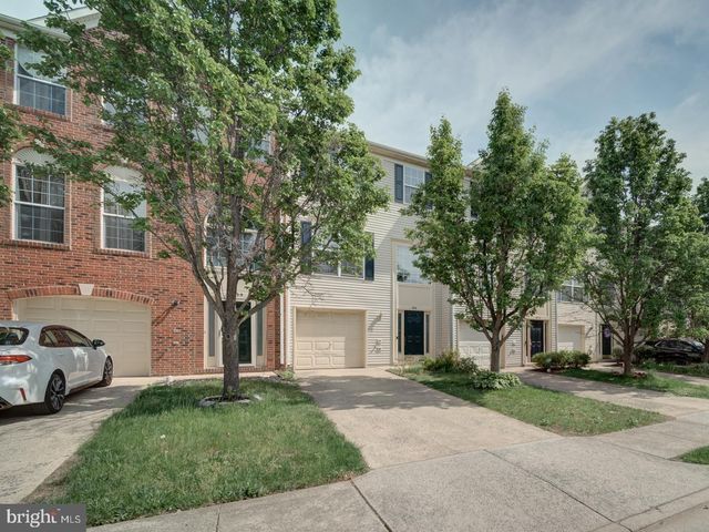 8241 HUMPHREY LN, Manassas, VA 20109