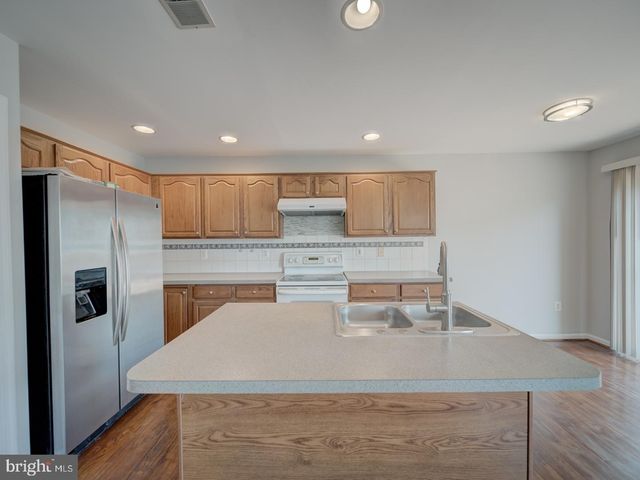 8241 HUMPHREY LN, Manassas, VA 20109