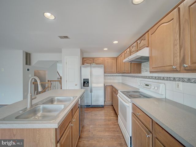 8241 HUMPHREY LN, Manassas, VA 20109