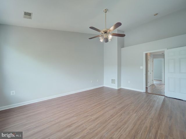 8241 HUMPHREY LN, Manassas, VA 20109