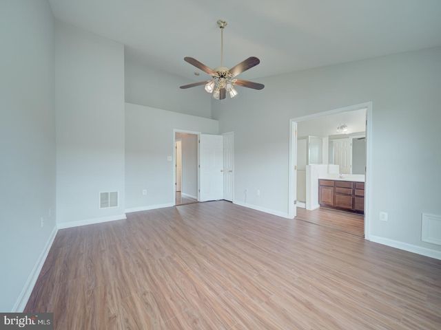 8241 HUMPHREY LN, Manassas, VA 20109