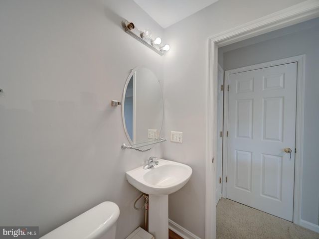 8241 HUMPHREY LN, Manassas, VA 20109