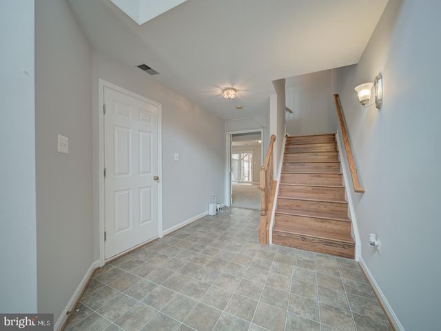 8241 HUMPHREY LN, Manassas, VA 20109