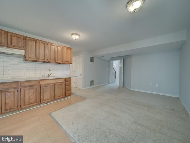 8241 HUMPHREY LN, Manassas, VA 20109