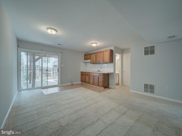 8241 HUMPHREY LN, Manassas, VA 20109